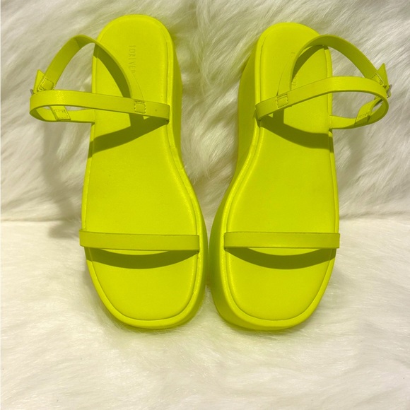 Spicy Lime Green Platform Sandals with Lime Green Fleur De Lis Crossbody - Picture 4 of 14